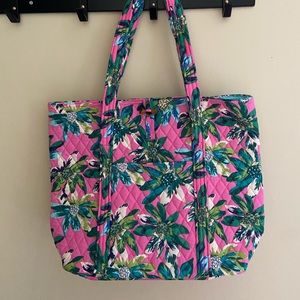 NEW Vera Bradley Pink Floral Tote Bag with Pockets